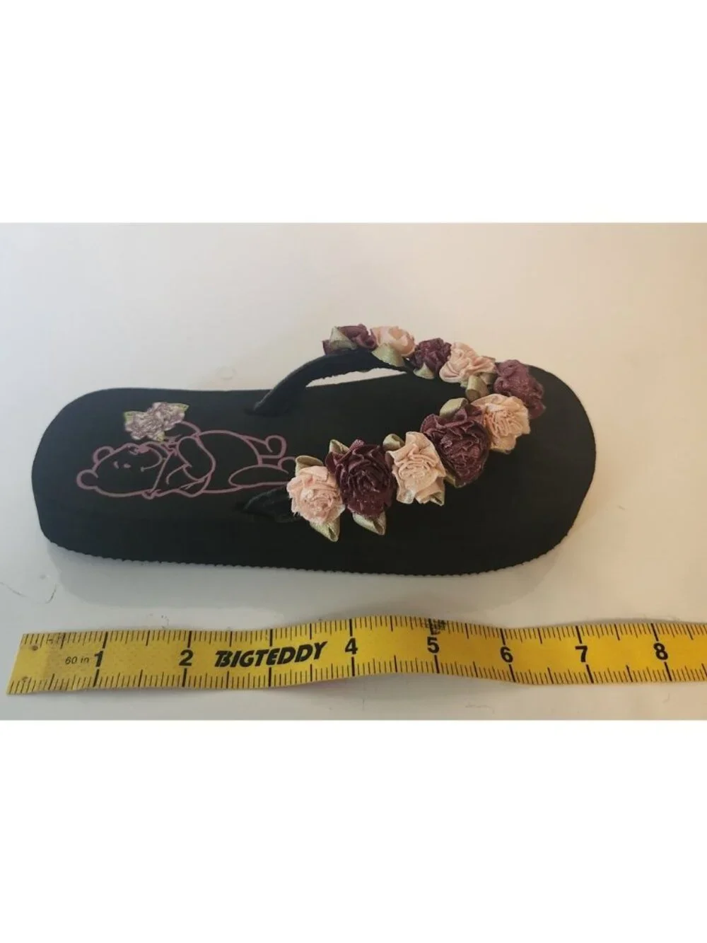 Disney Winnie the Pooh Floral Rosette Platform Flip Flop Sandals Black Pink